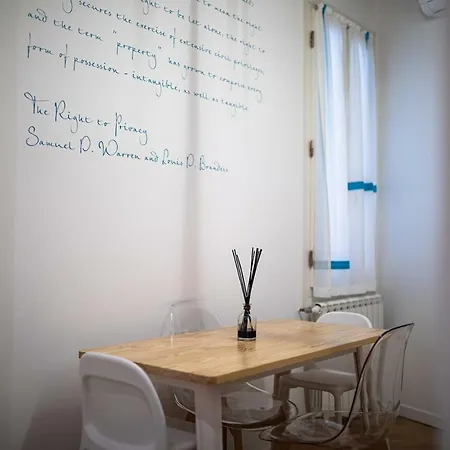 Privacy In Venice - Your Apartment To Be Let Alone Exterior photo